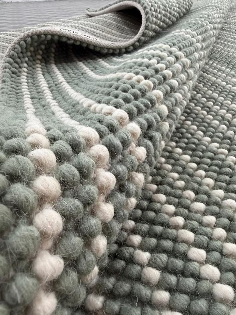 How to Choose the Perfect Carpet for Your Living Room