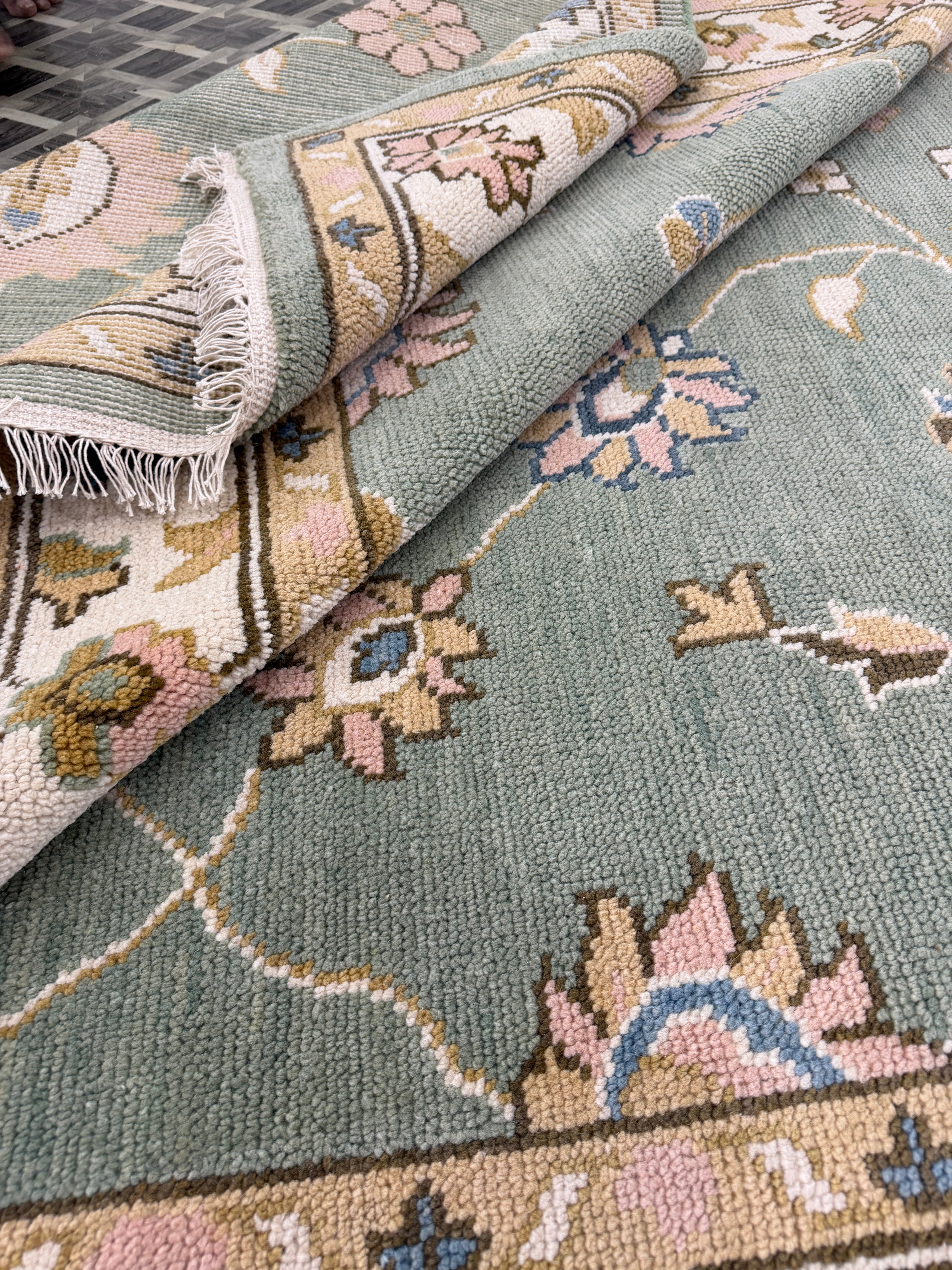 Sage Green Vintage Oushak Rug, Traditional Floral Medallion Area Carpet (Copy)