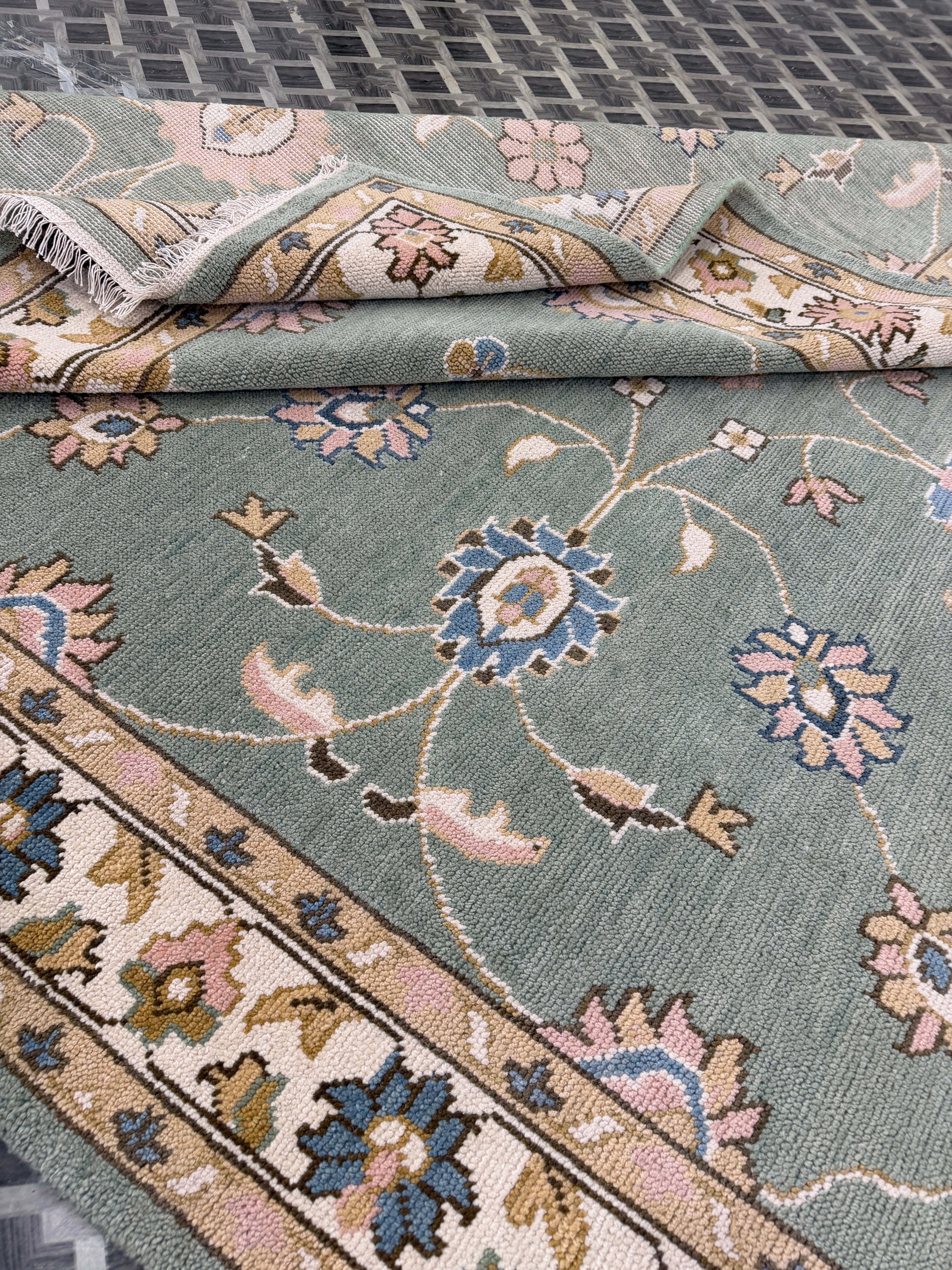 Sage Green Vintage Oushak Rug, Traditional Floral Medallion Area Carpet (Copy)