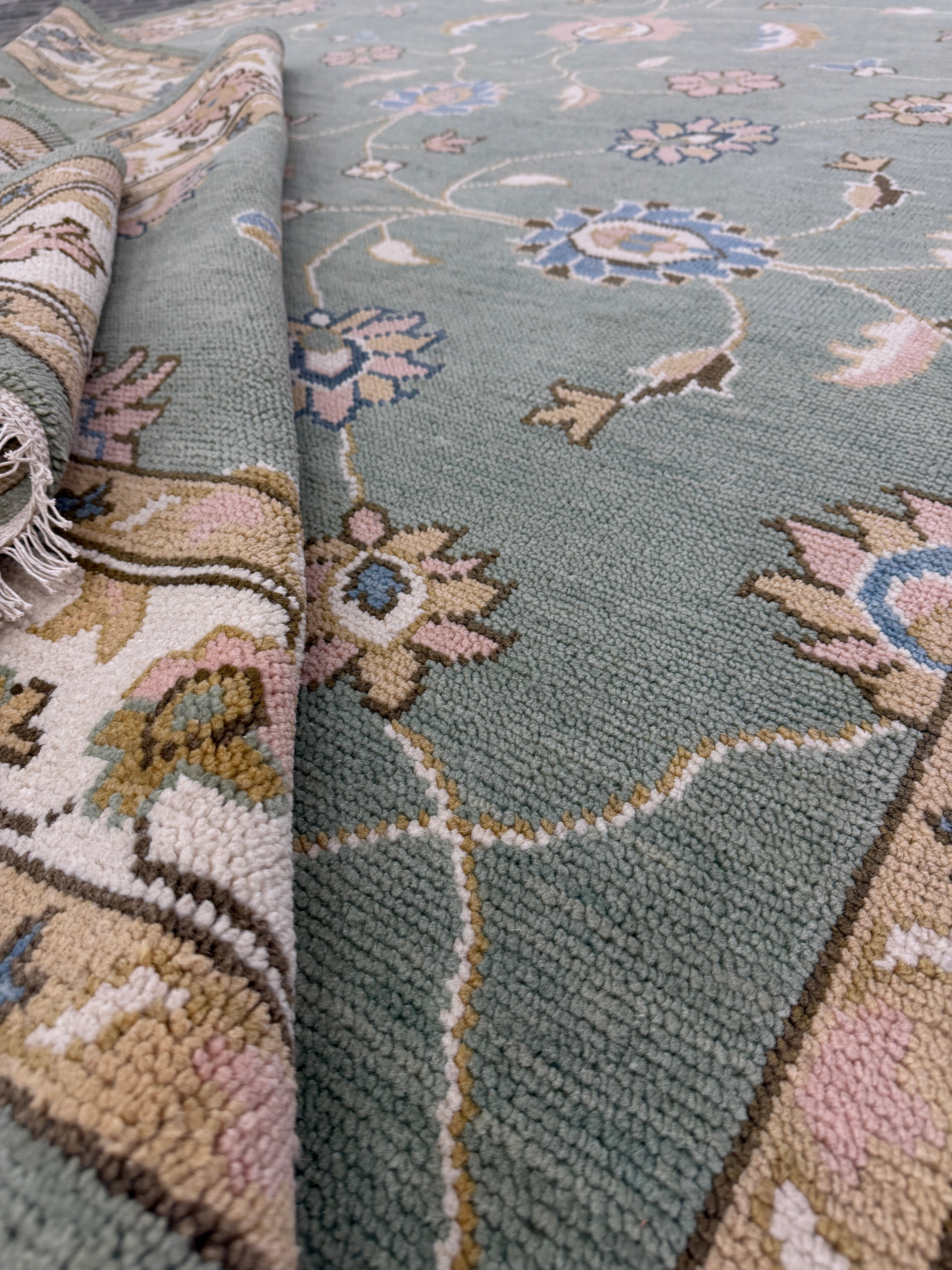 Sage Green Vintage Oushak Rug, Traditional Floral Medallion Area Carpet (Copy)